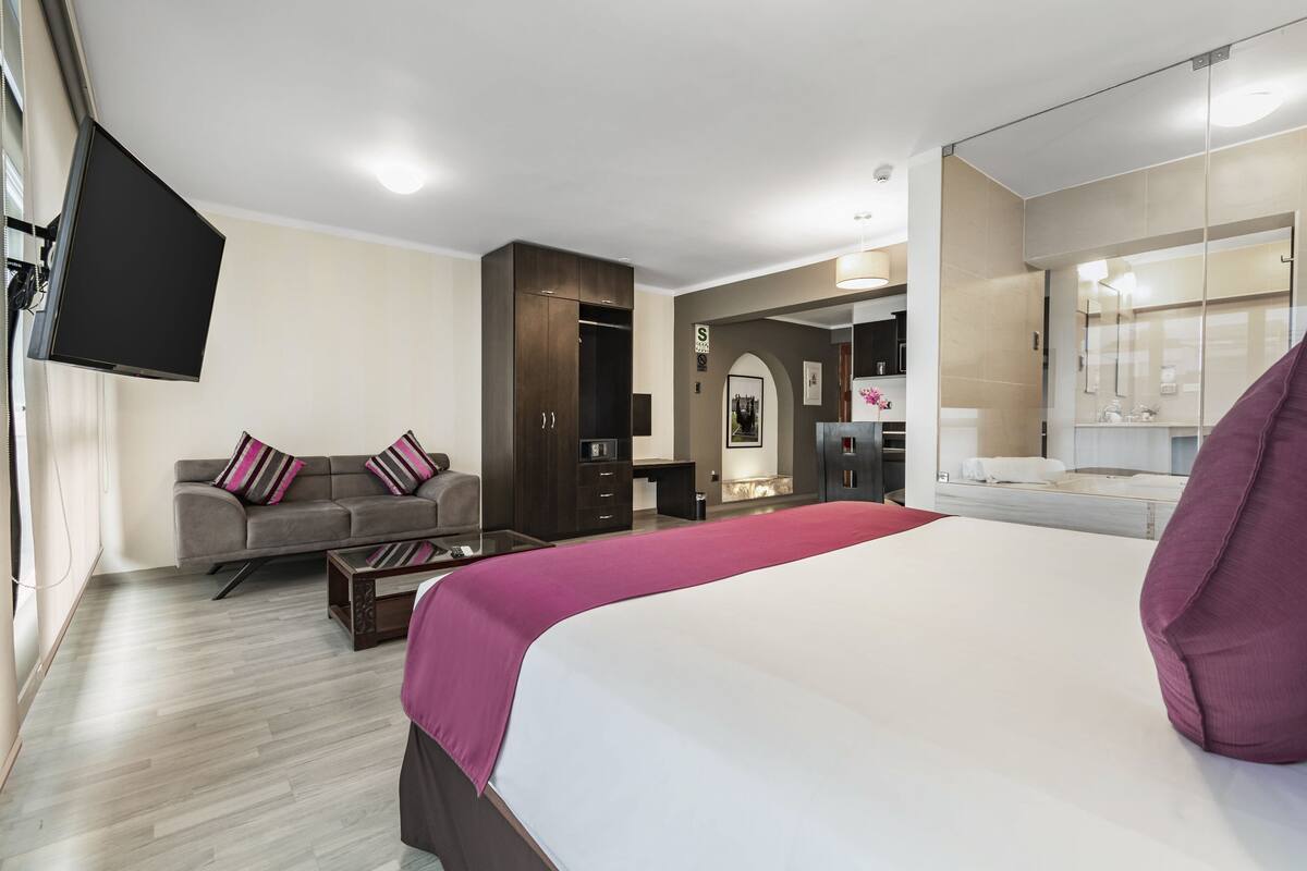 Phòng Deluxe | Bộ đồ giường cao cấp, minibar, két bảo mật tại phòng 
