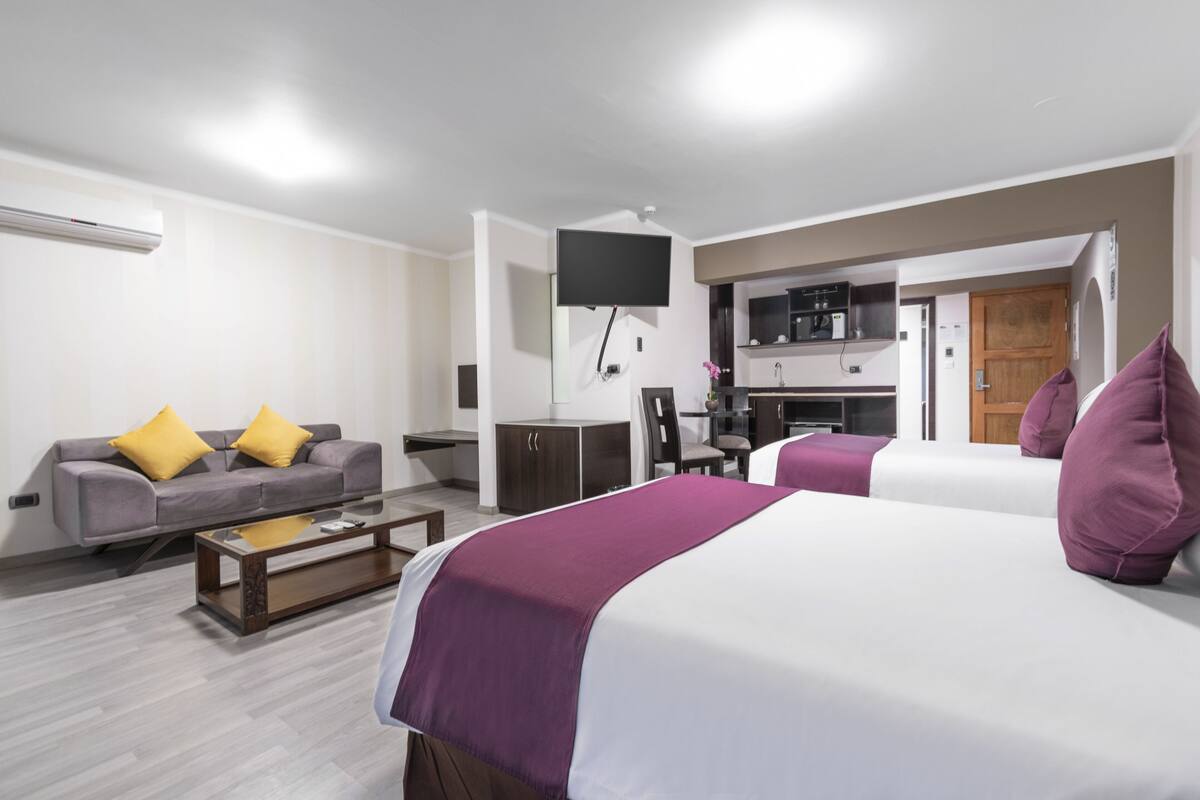 Bộ đồ giường cao cấp, minibar, két bảo mật tại phòng 
