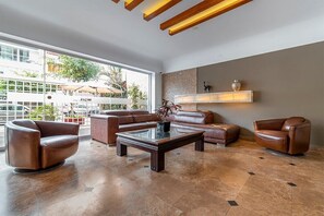 Smart TV 43 polegadas com canais a cabo, TV, Netflix