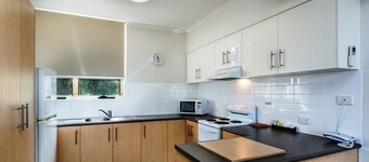 Glenelg Holiday Apartments