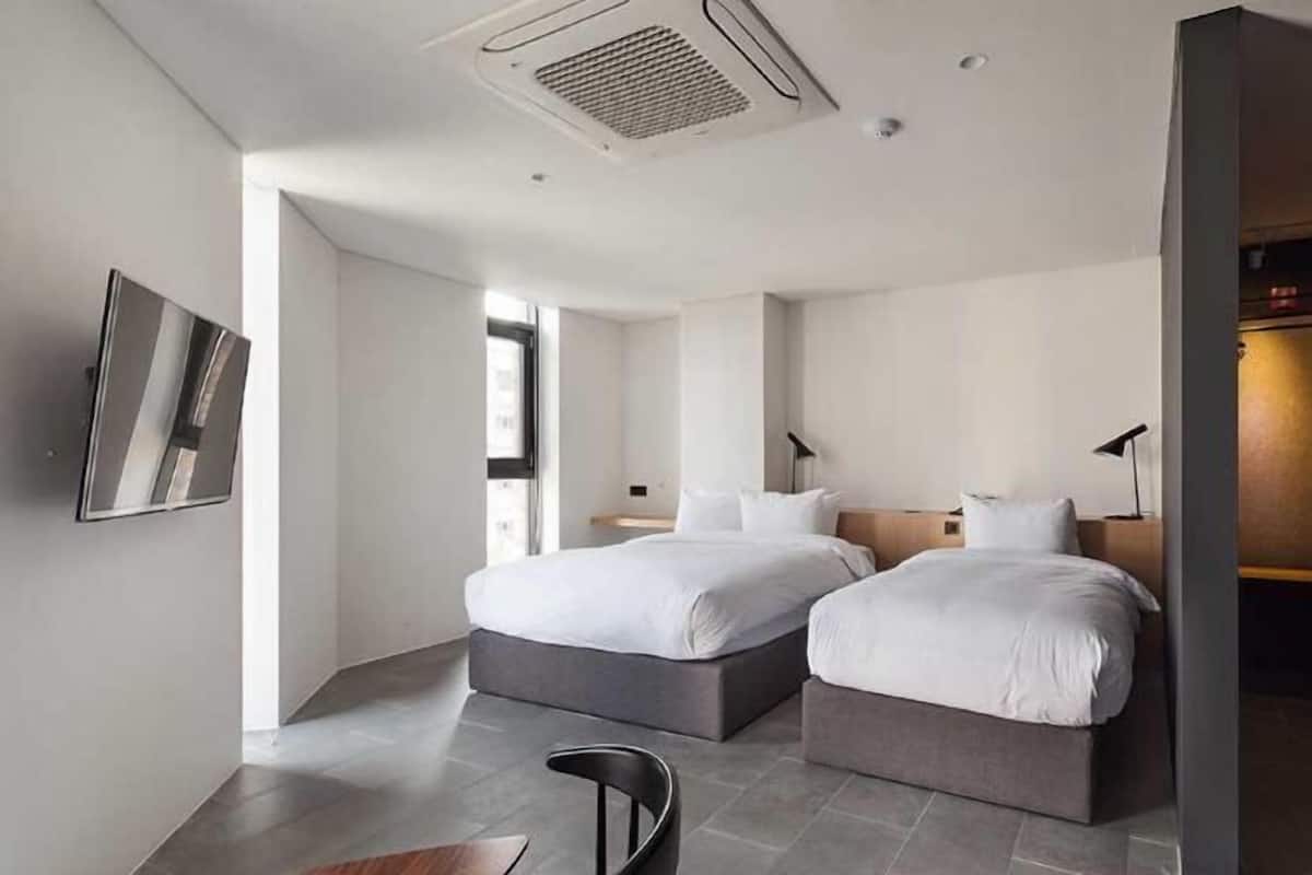 1 quarto, cofres nos quartos, individualmente decorados