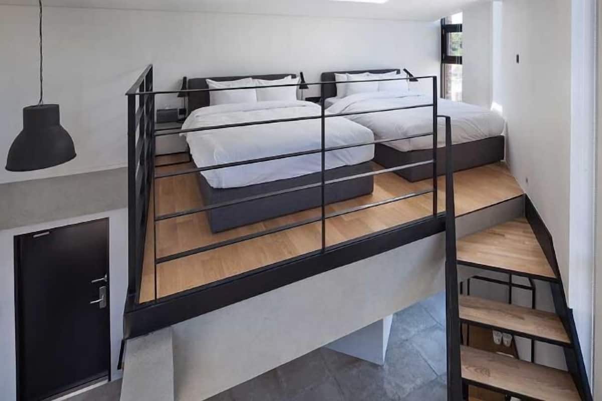 1 quarto, cofres nos quartos, individualmente decorados