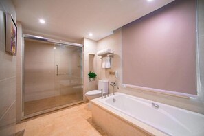Free toiletries - Jinwanli Business Hotel (Guangzhou)