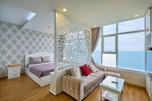 1-Bedroom Panoramic Ocean View Apartment