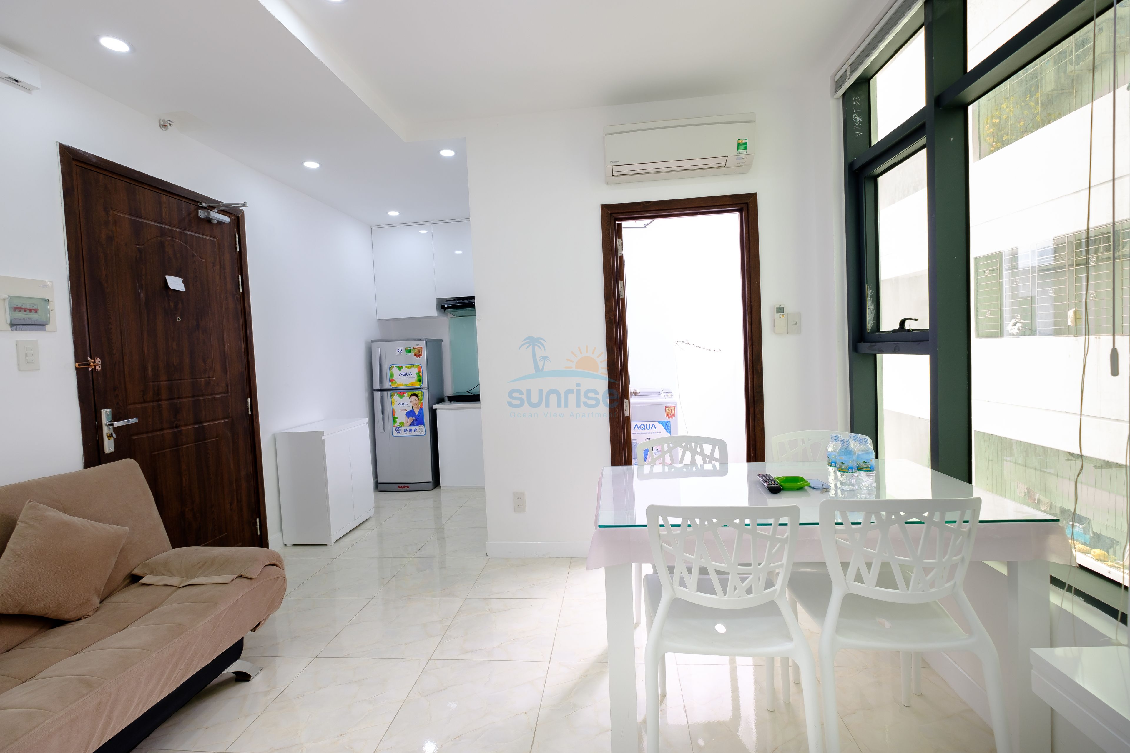 Apartamento econômico, 1 quarto, sacada (No view) | Sala de estar | TV 32 polegadas com canais a cabo