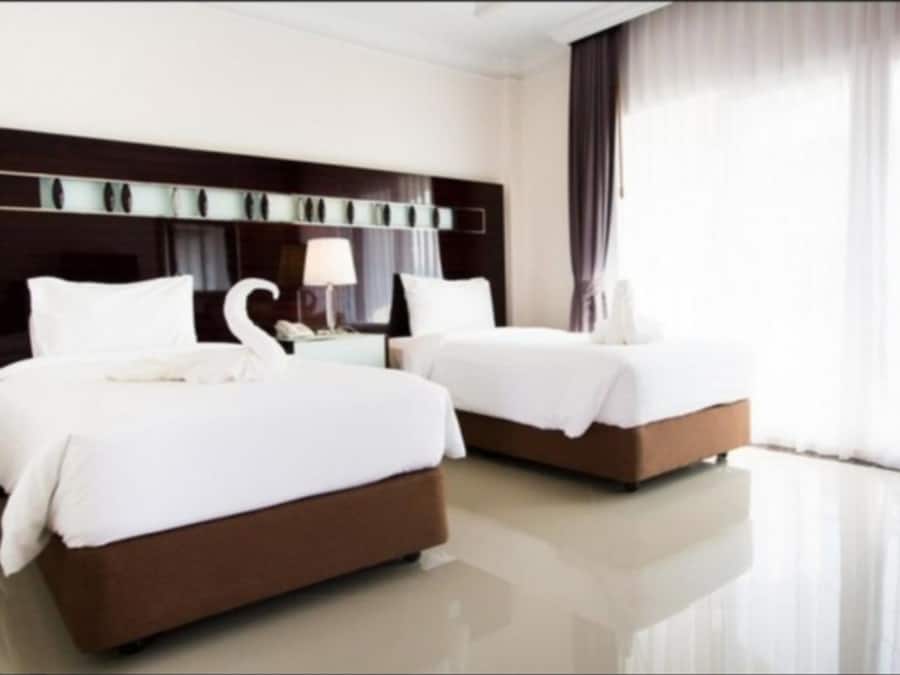 Escritorio, cortinas blackout y cunas gratuitas