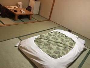 Habitación tradicional (Japanese Style) | Camas extra, wifi gratis y ropa de cama 