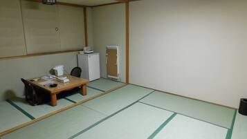 Rollaway beds, free WiFi, bed sheets