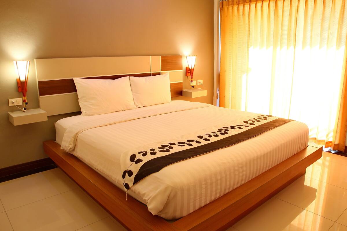 Superior Room | ตู้นิรภัยในห้องพัก, โต๊ะทำงาน, ผ้าม่านกันแสง, Wi-Fi ฟรี