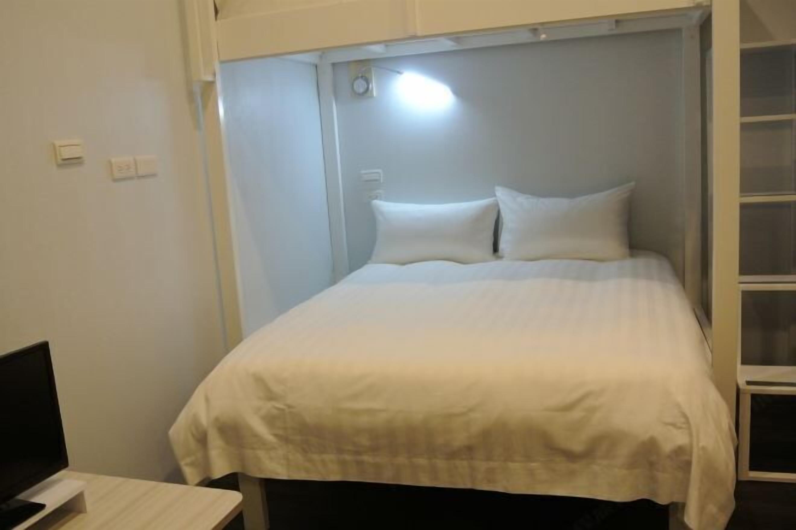 1 bedroom, down comforters, Tempur-Pedic beds, individually furnished