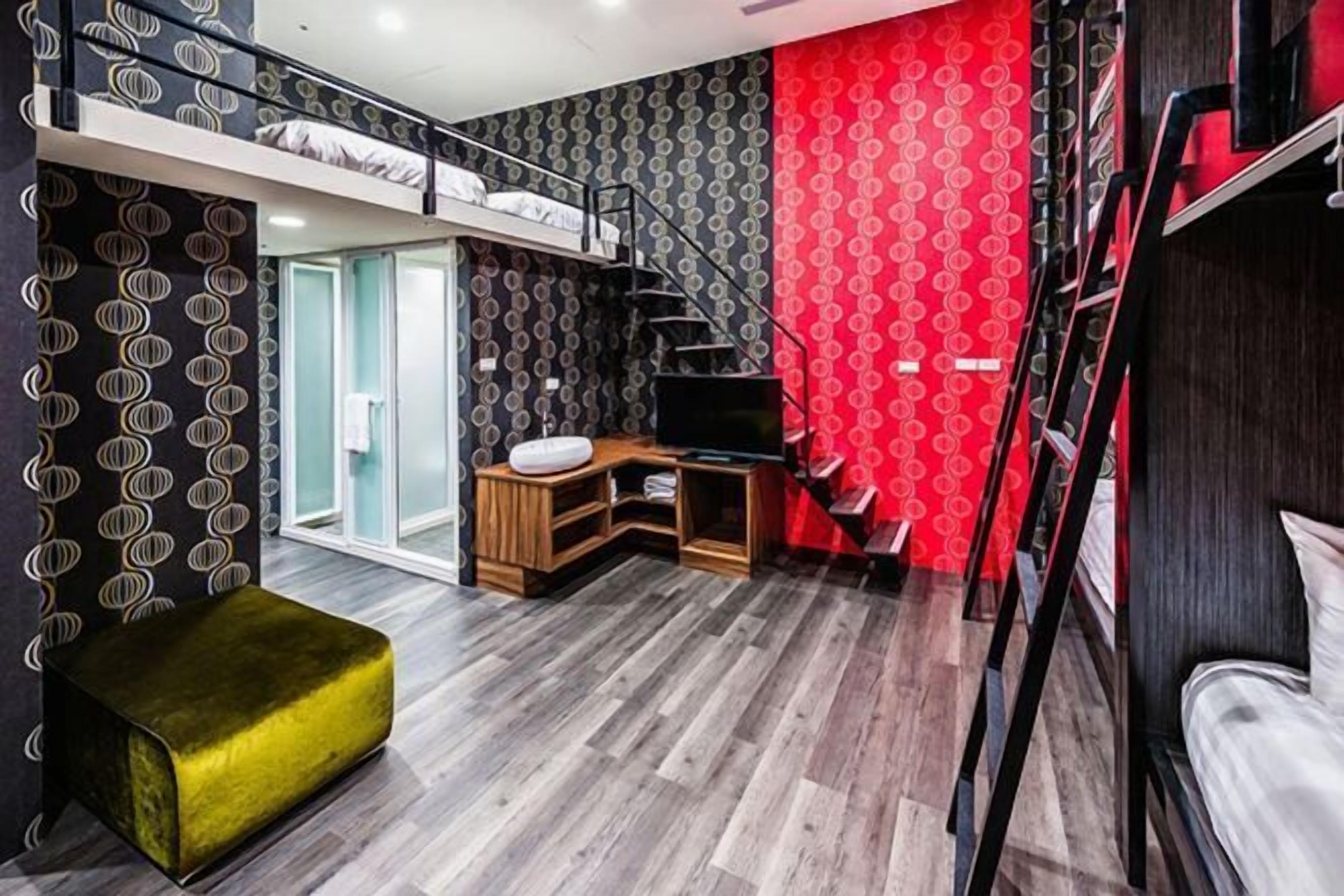 1 bedroom, down comforters, Tempur-Pedic beds, individually furnished