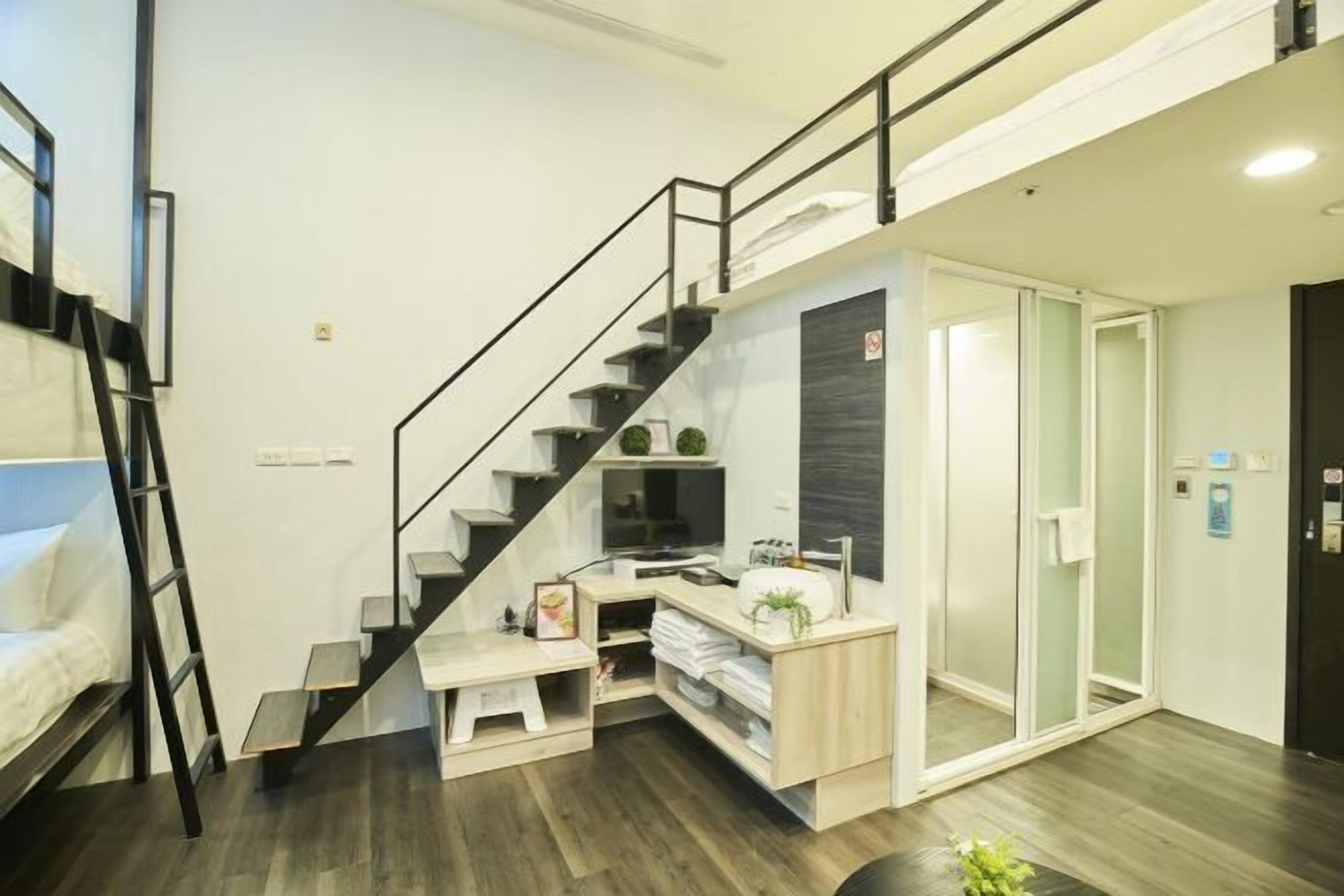 1 bedroom, down comforters, Tempur-Pedic beds, individually furnished