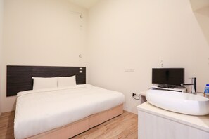 Elite Double Room | 1 bedroom, down comforters, Tempur-Pedic beds, individually furnished - Ch Place X Hotel (Taipei)