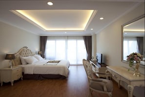 One Bedroom Suite | Premium bedding, minibar, in-room safe, desk