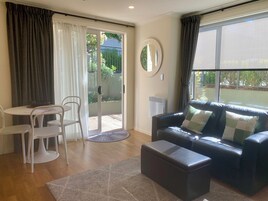 Superior Apartment, Kitchen, Garden View | Individually decorated, individually furnished, laptop workspace