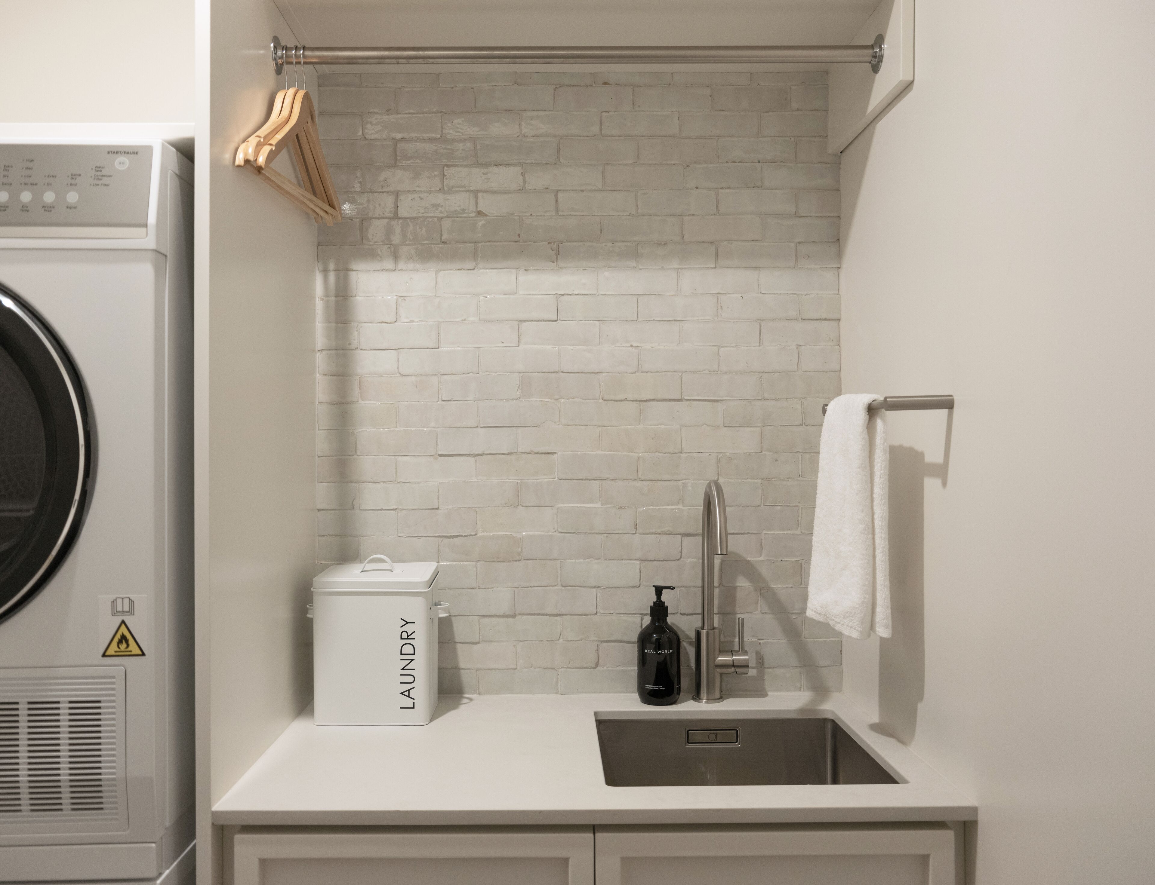 porters three bedroom apartment | laundry