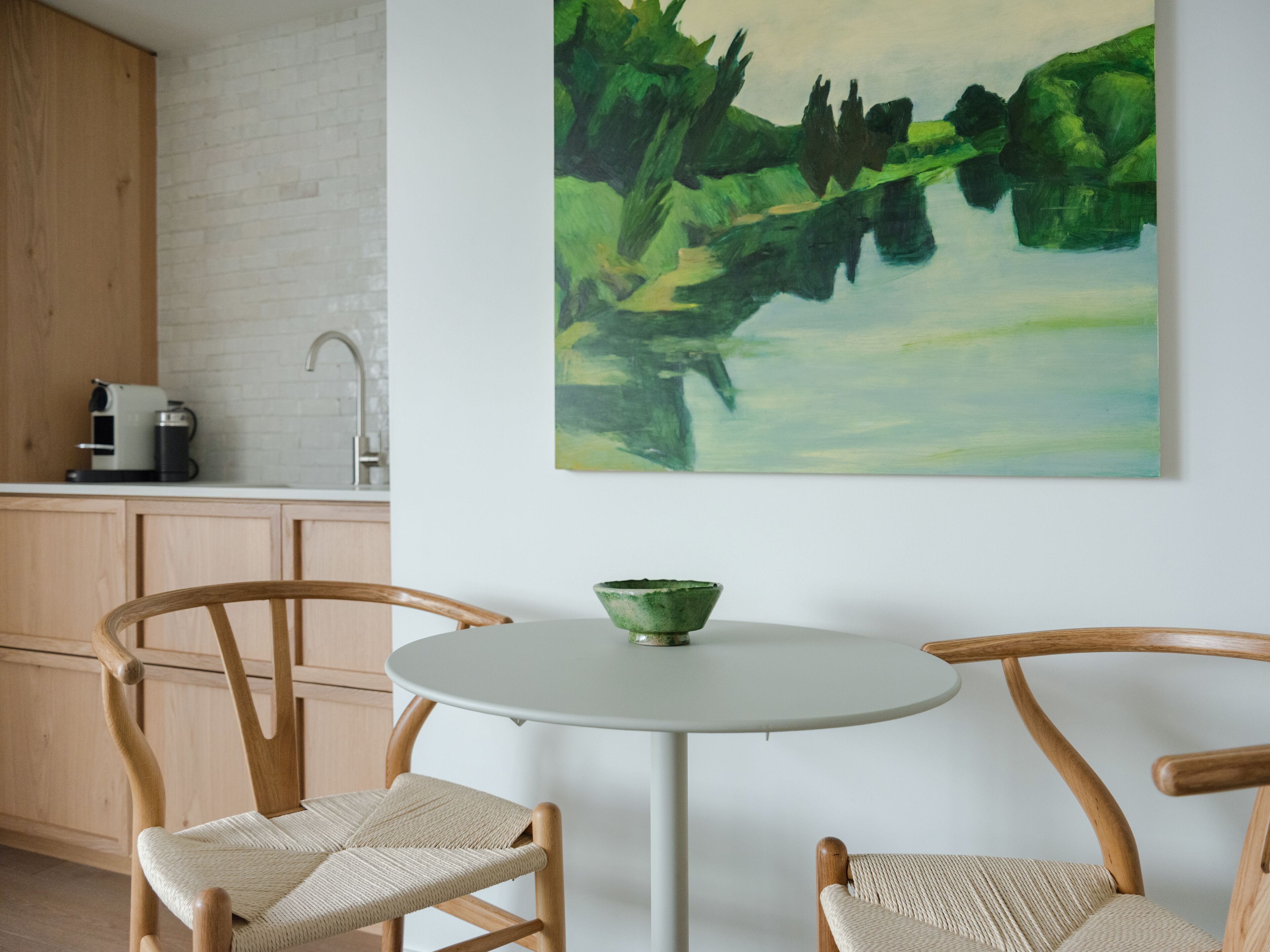 porters three bedroom apartment | premium bedding, desk, blackout curtains, soundproofing