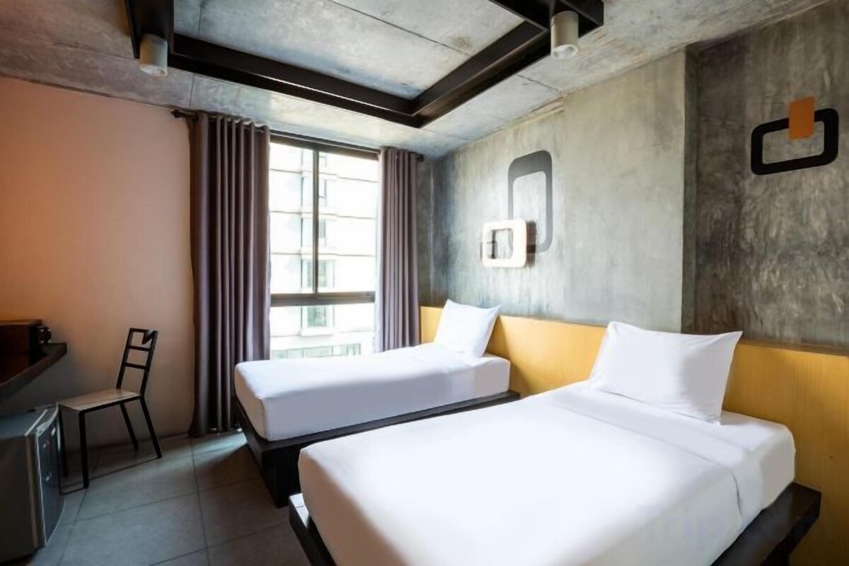 In-room safe, desk, blackout curtains, free WiFi