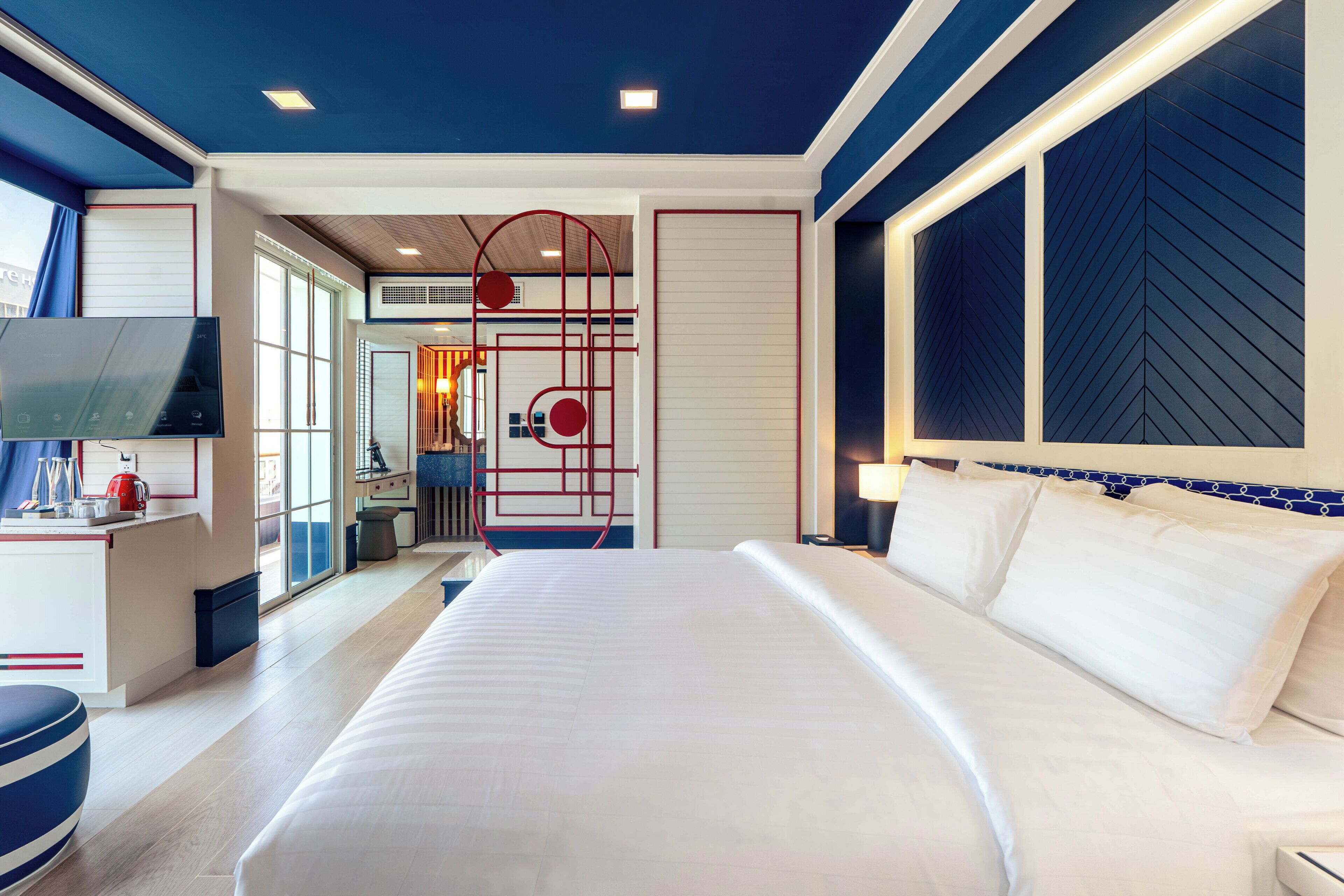 Stateroom (Partial seaview) B | Minibar, Zimmersafe, Schreibtisch, kostenloses WLAN