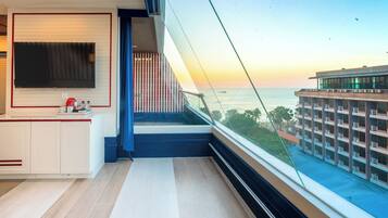 Stateroom (Partial seaview) A | Beach/ocean view