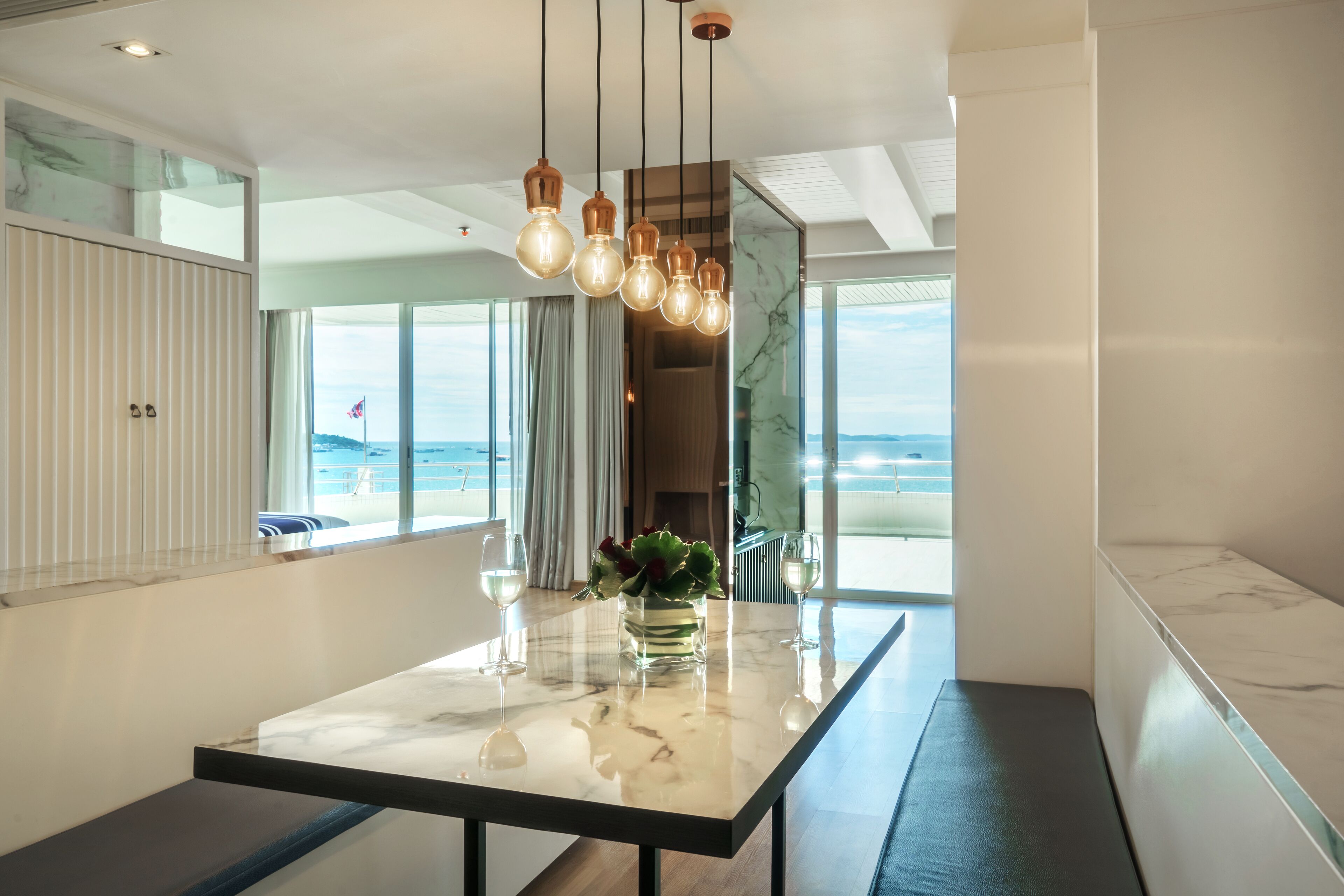 Panoramic Ocean View Suite | 房內用餐