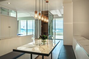 In-room dining - A-One The Royal Cruise Hotel Pattaya (Pattaya)