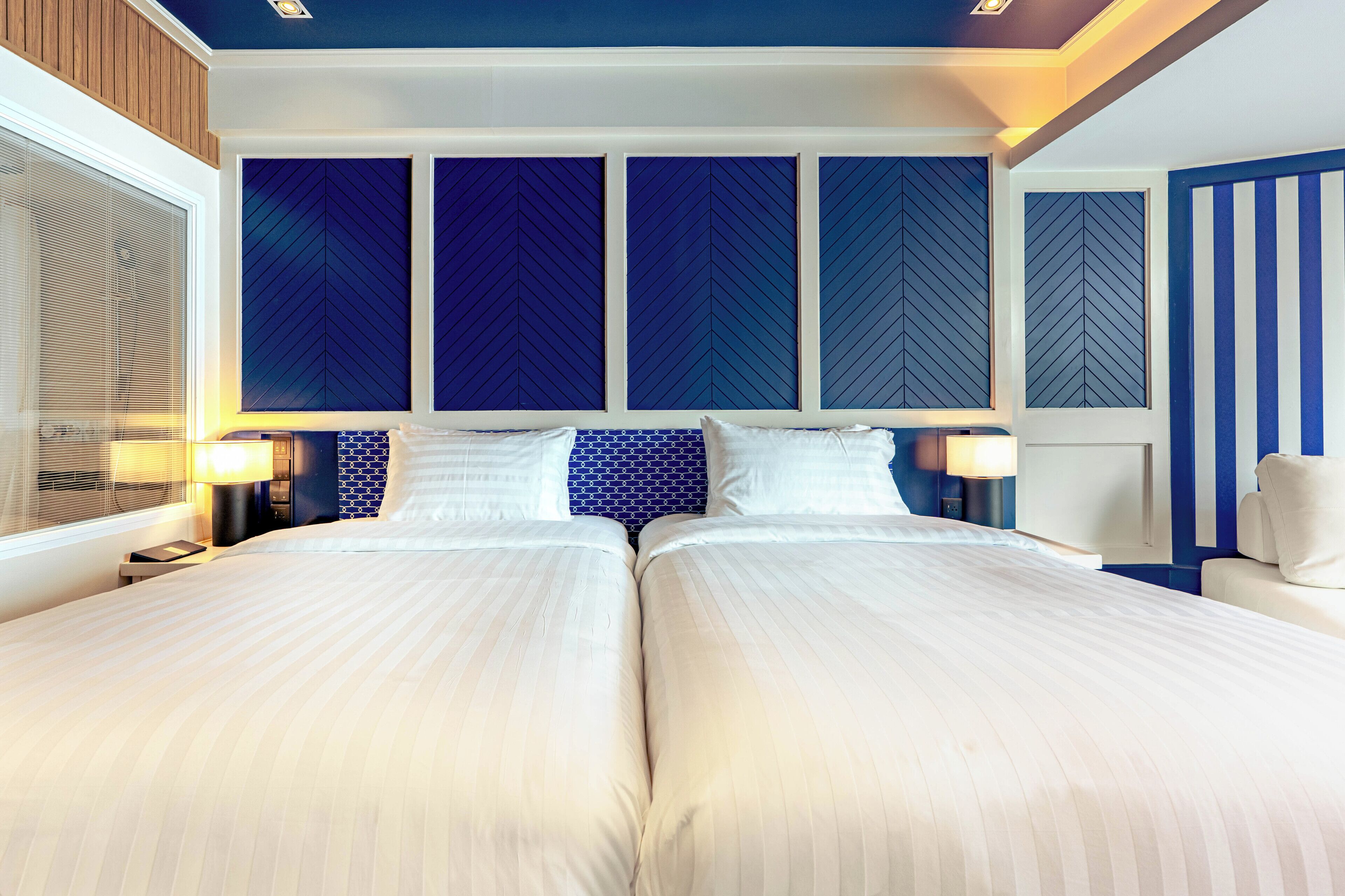 Deluxe-Zweibettzimmer | Minibar, Zimmersafe, Schreibtisch, kostenloses WLAN