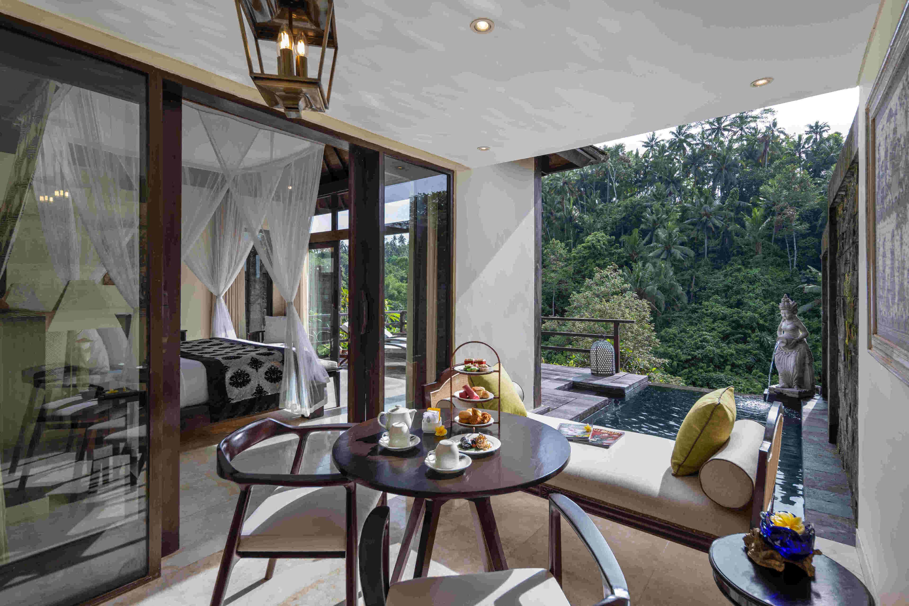 Chambre (Valley Pool Villa) | Aire de séjour | Téléviseur ACL
