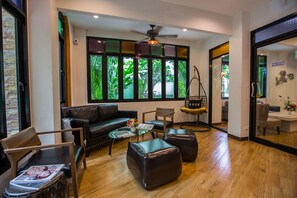 Lobby sitting area - Tee Pak Dee Resident Phuket (Phuket)