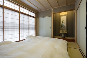 Casa de ciudad (2 Single Beds and 4 Japanse Futon ) | 3 habitaciones y caja de seguridad en la habitación 