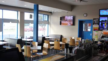 Se sirven almuerzos y cenas (con vistas a la playa)