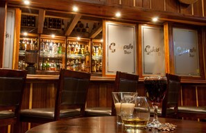 Bar (on property) - Graham Hotel (Makhanda)