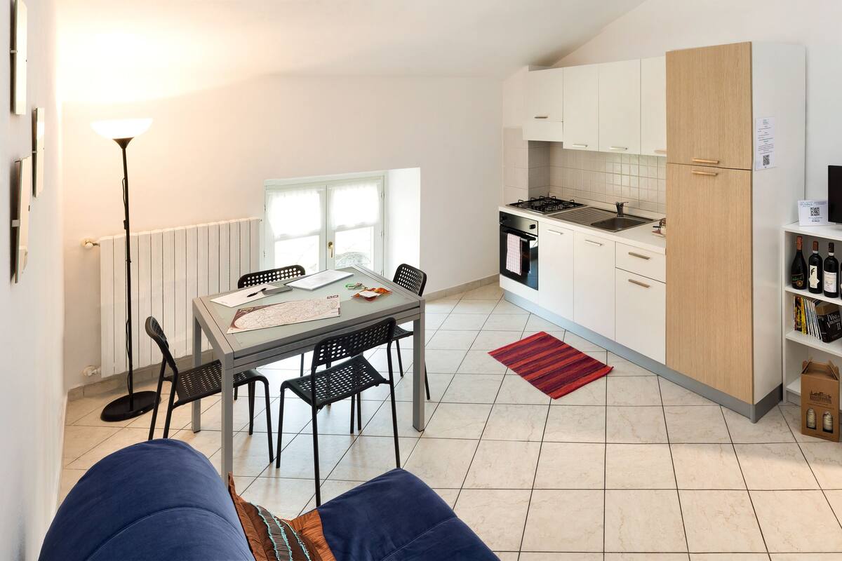 Apartamento standard, vista para o rio (Bilocale Borgo) | Área de estar