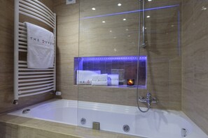 Jetted tub