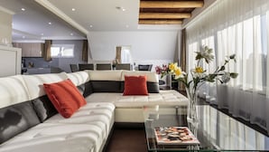Grand Apartment, 2 Bedrooms | Living room | Flat-screen TV, DVD player - The Queen Luxury Apartments Villa Vinicia (Luxembourg City)