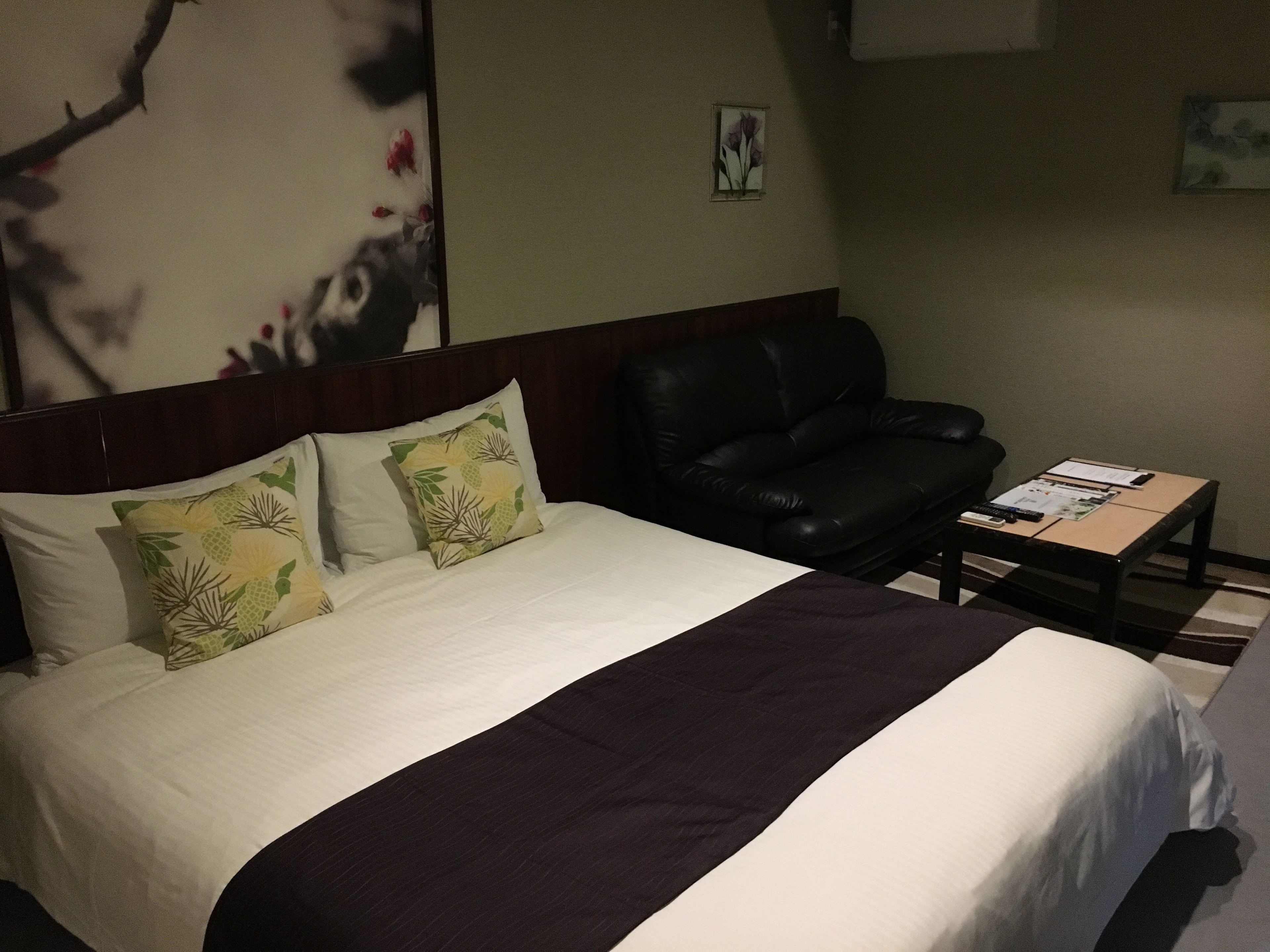 blackout curtains, free wifi