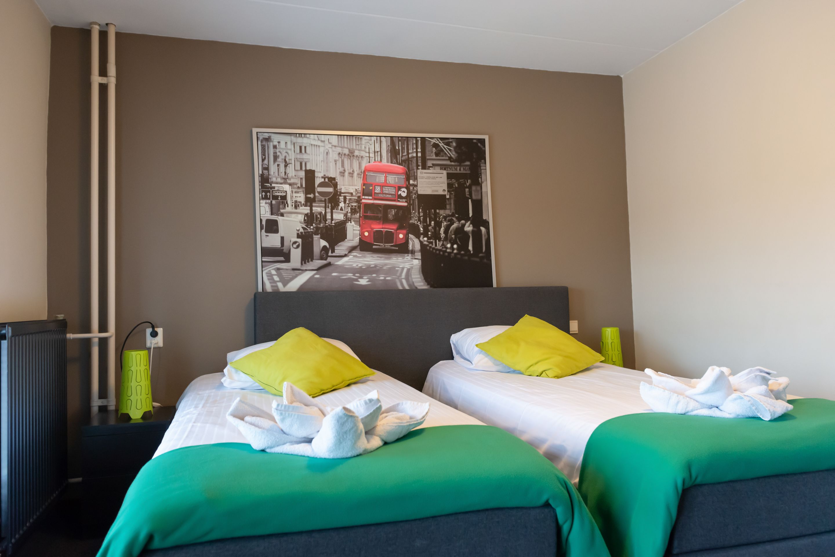 twin room | desk, iron/ironing board, rollaway beds, free wifi