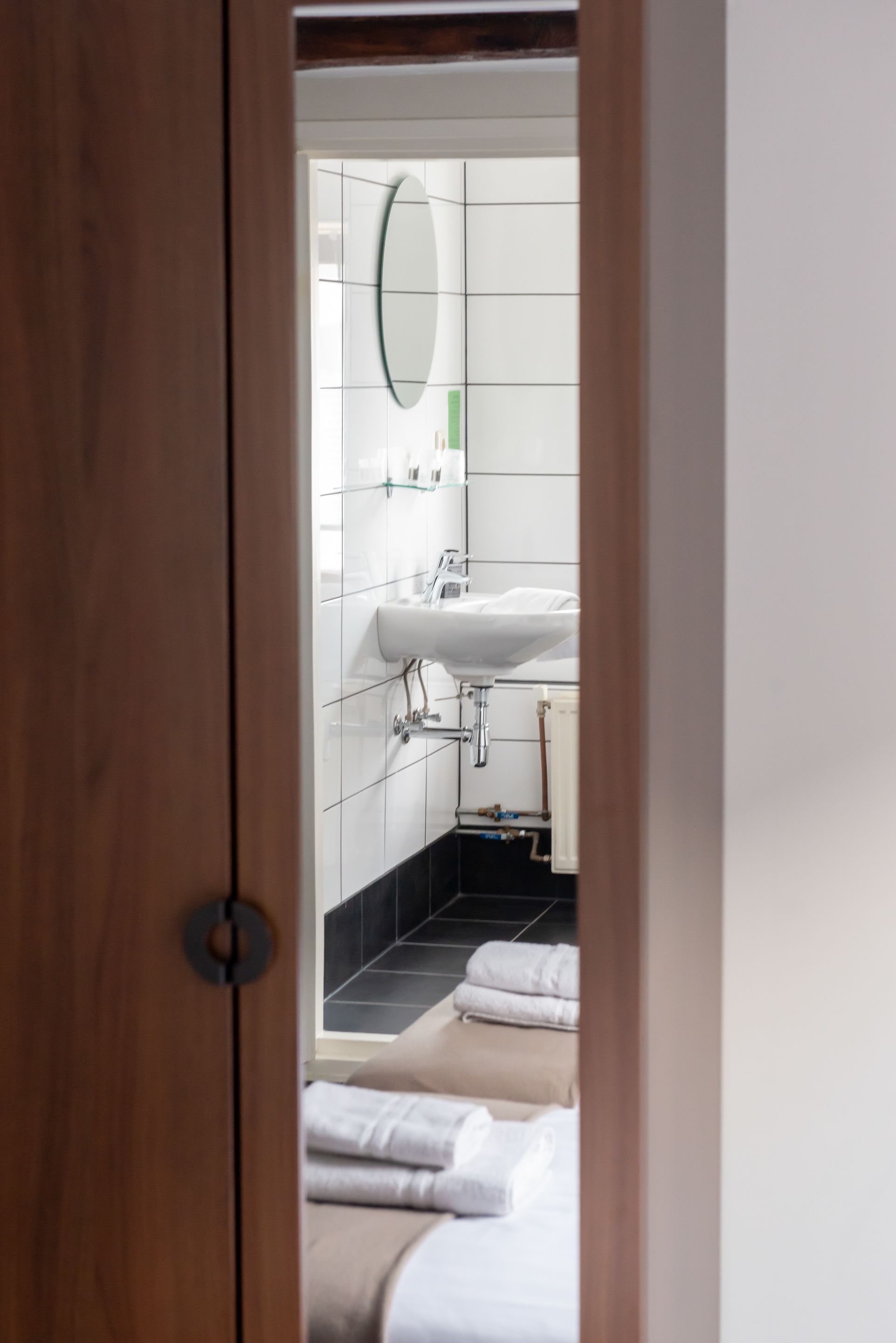 family room, 2 bedrooms | desk, iron/ironing board, rollaway beds, free wifi