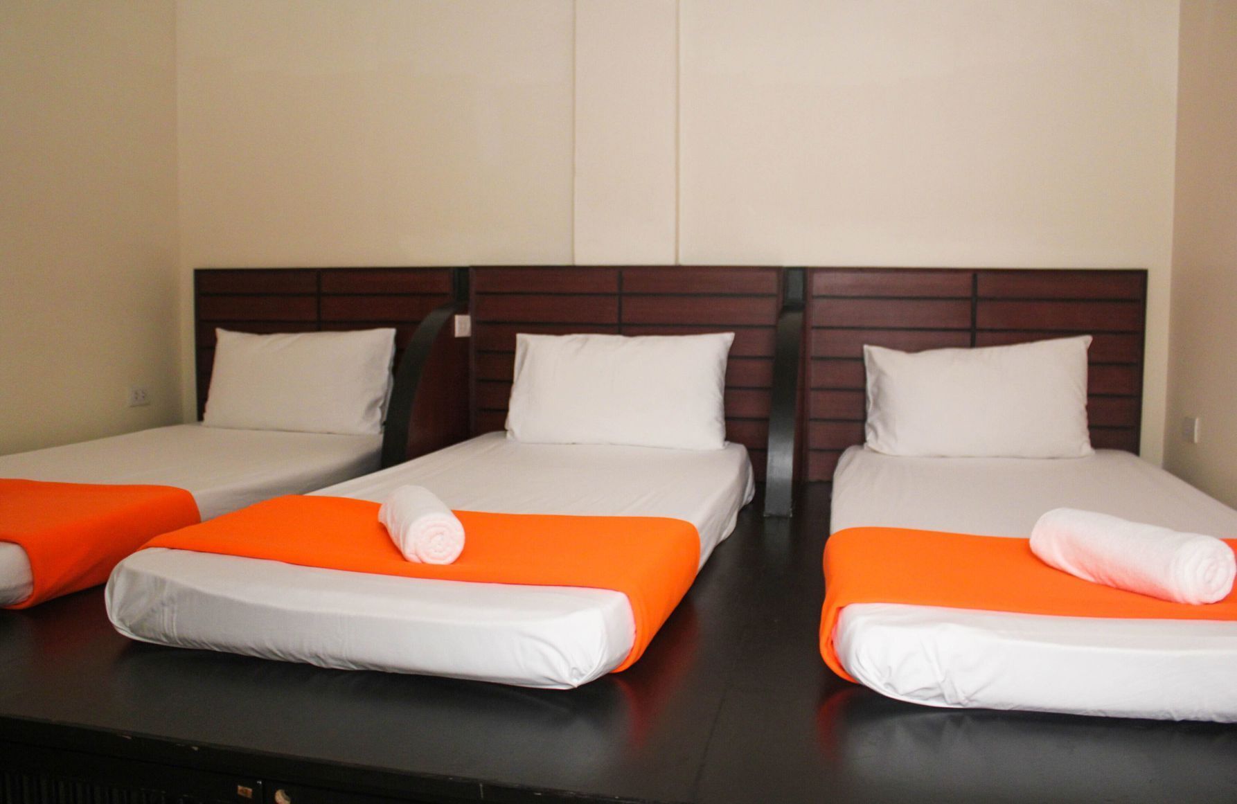 Desk, bed sheets