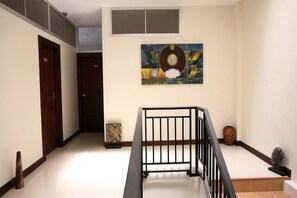 Hallway - Lub Sbuy Hostel (Phuket)
