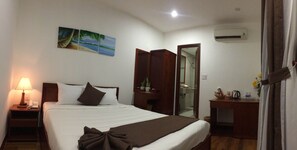 Standard Double Room | Minibar, in-room safe, desk, blackout drapes - Ocean Flower Hotel (Da Nang)