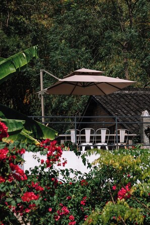 Familierom, 2 soverom | Hageutsikt