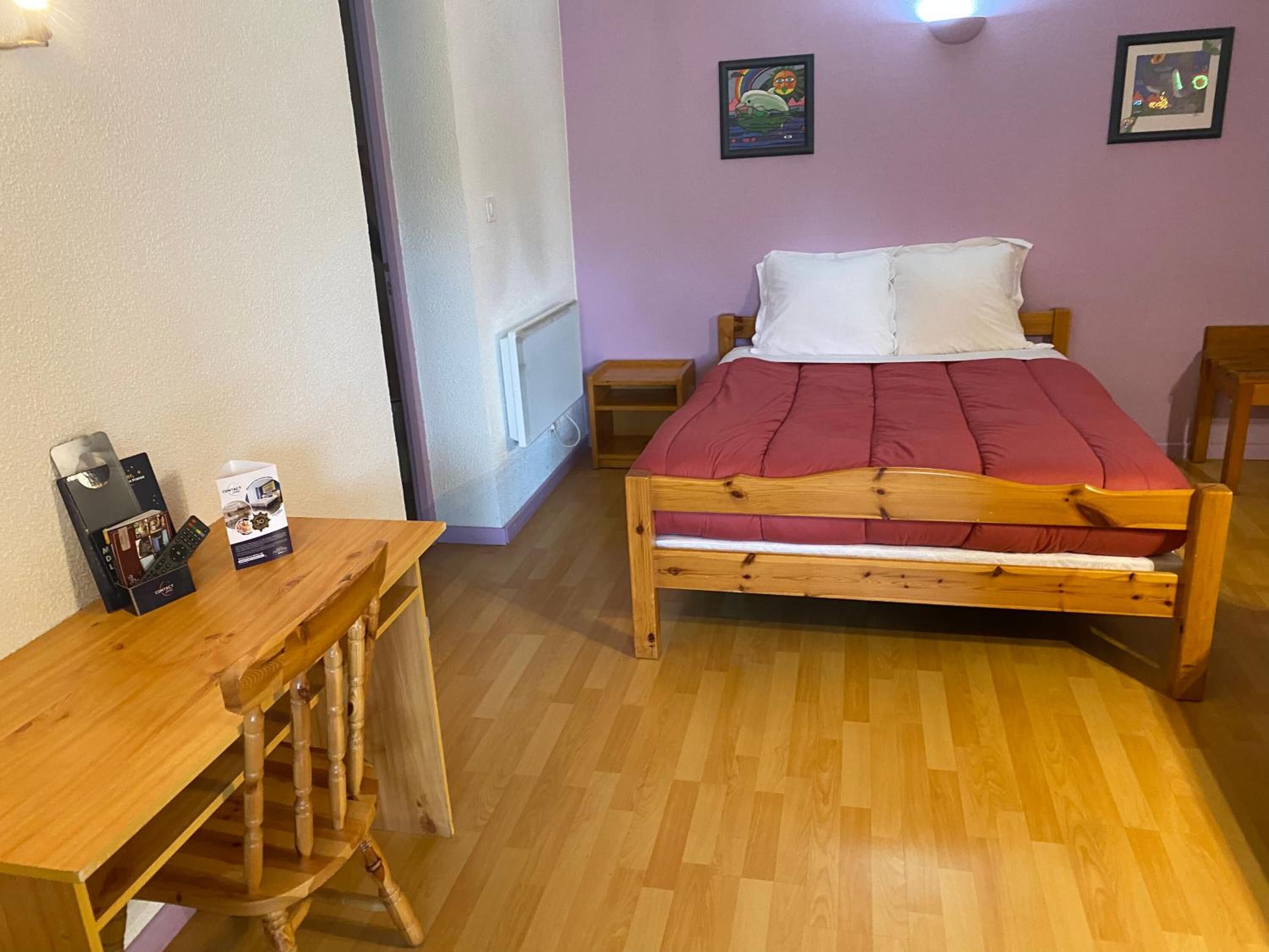 in-room safe, desk, soundproofing, free wifi