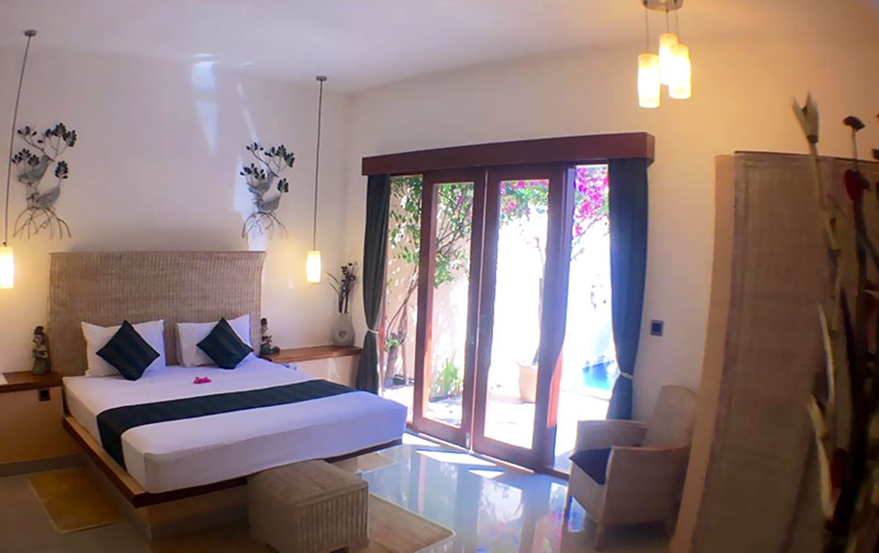 One Bedroom Villa with Private Pool | Minibar, in-room safe, blackout drapes, free WiFi