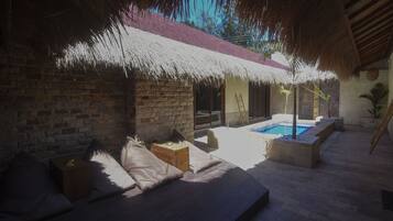 Suite Double Room Sharing Pool | Exterior