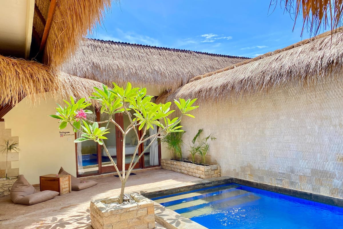 One Bedroom Villa with Private Pool | Minibar, in-room safe, blackout curtains, free WiFi
