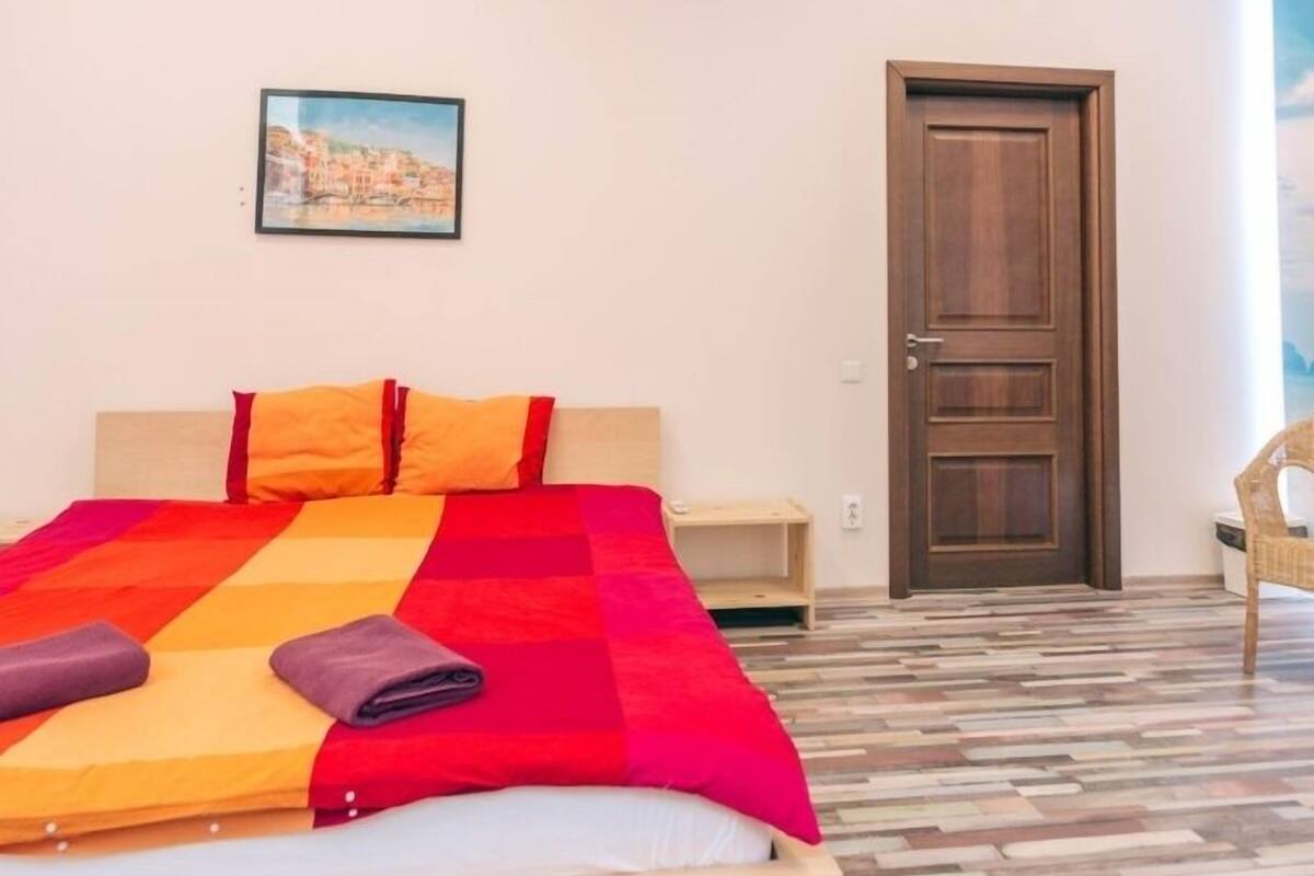 Iron/ironing board, free WiFi