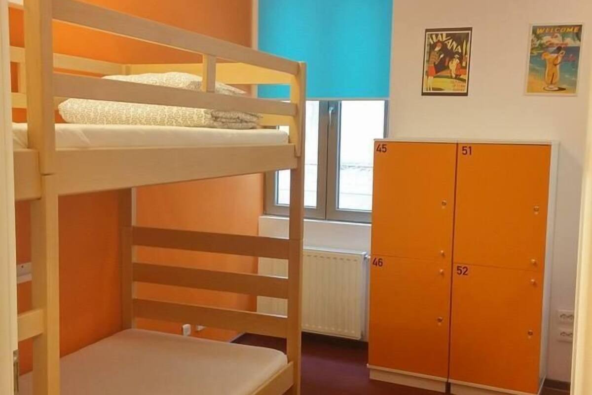 4 Beds Dorm, Female