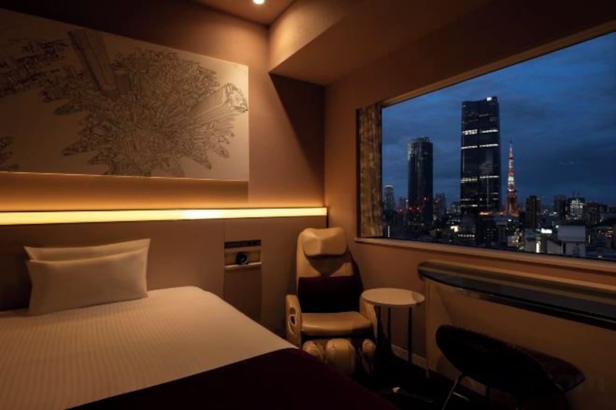 In-room safe, desk, blackout drapes, WiFi (free)
