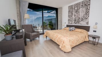 Habitación doble Deluxe, Terraza, vista al lago | Vista desde la habitación